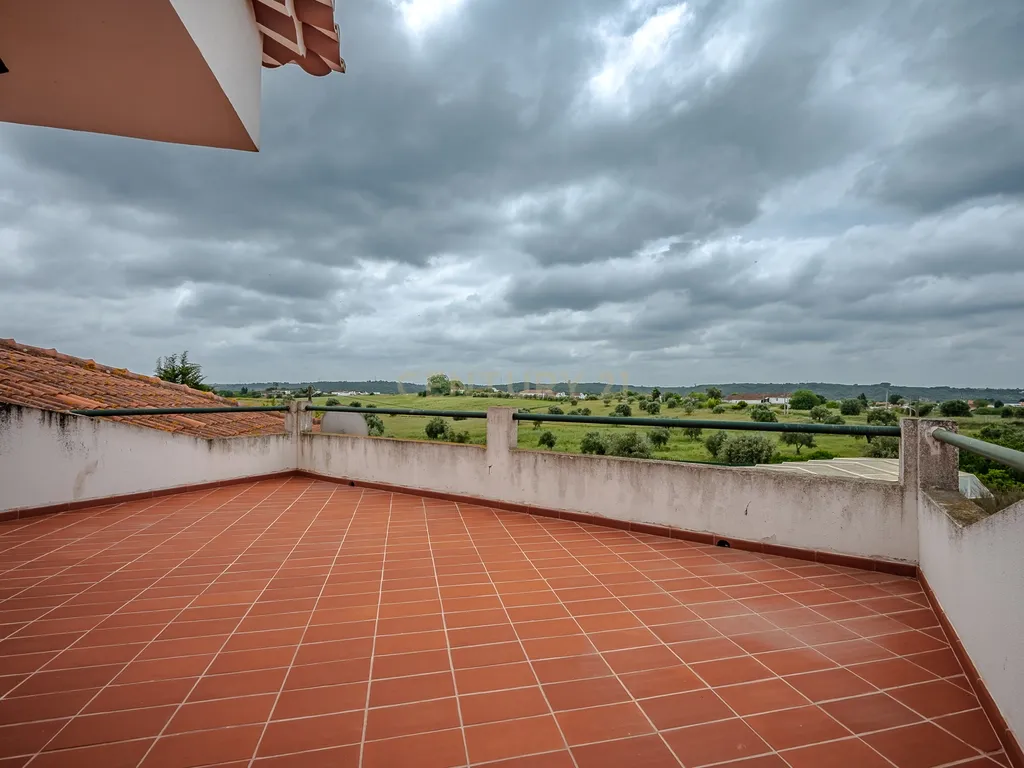 Moradia de sonho com Piscina, 7 Divisões e com Terreno 8461 m2 – Excelente Localização, a 40 minutos de Lisboa ! - Image 47