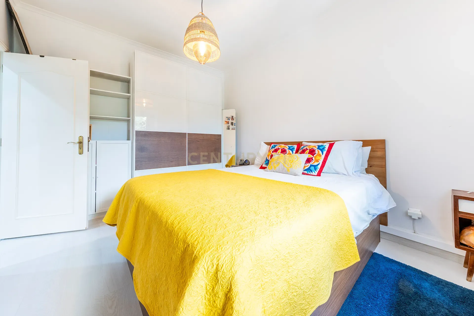 Fotografia 7 de Apartamento T2 na Estrada das Laranjeiras com logradouro