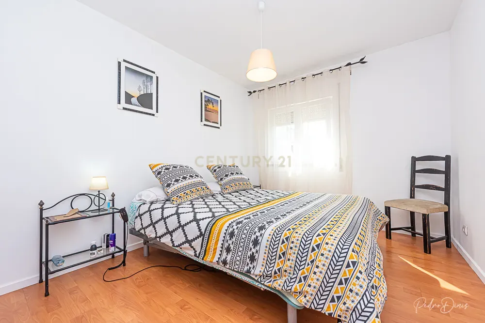 Fotografia 12 de Apartamento de 4 assoalhadas c/ Varanda ESTADO IMACULADO!
