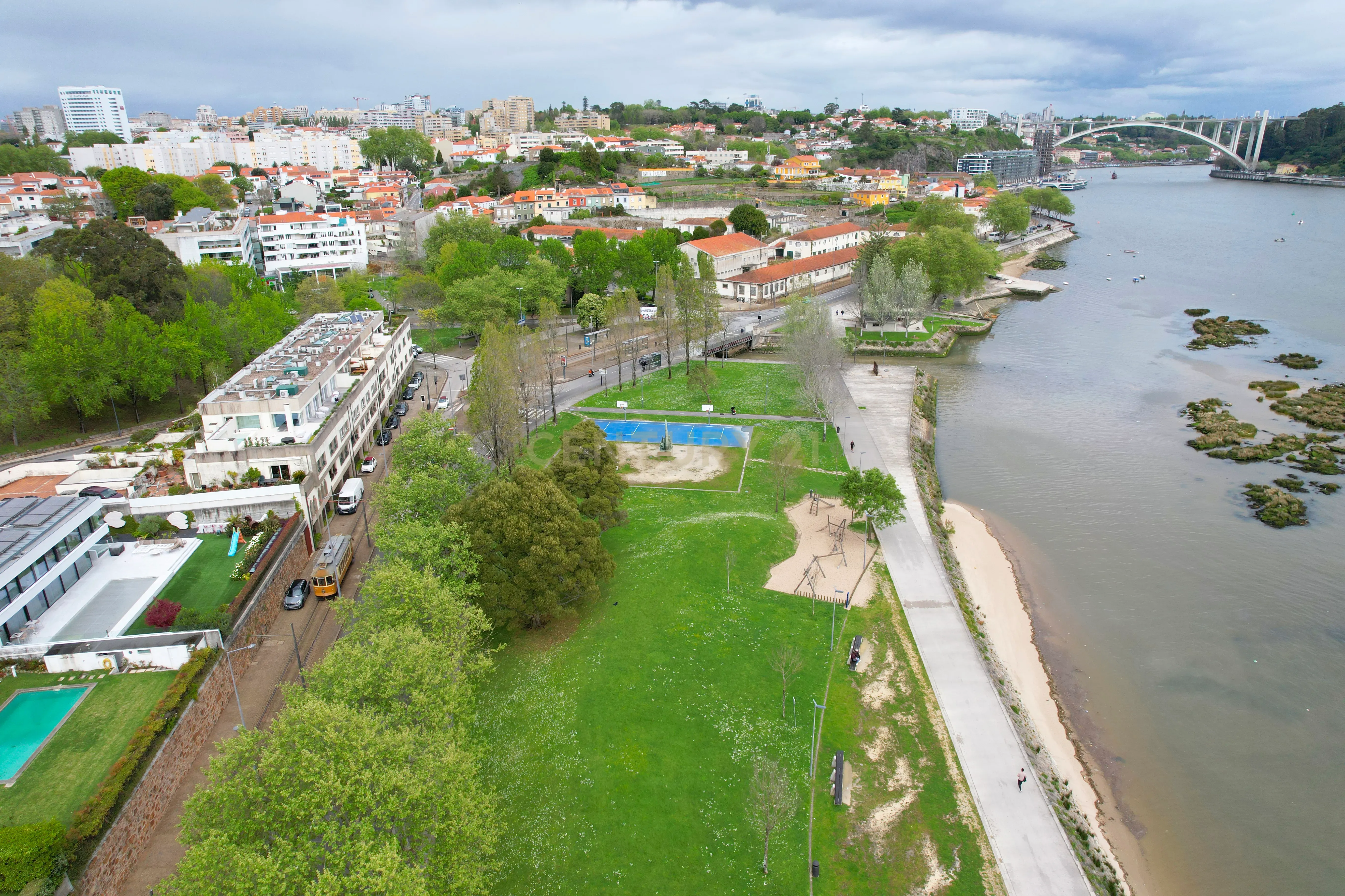 APARTAMENTO T5 DUPLEX | VISTA RIO | LORDELO DO OURO – FOZ, PORTO - Image 37