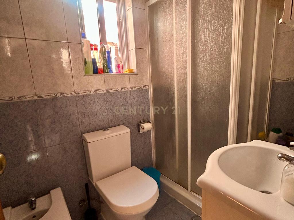 T2+1 com logradouro na Pontinha - Image 7