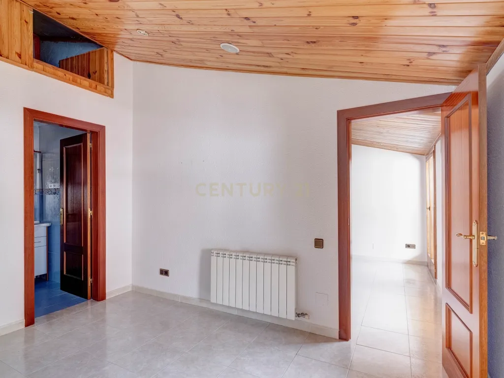 Crie a casa dos seus sonhos: duplex com terraço e múltiplas possibilidades. - Image 19