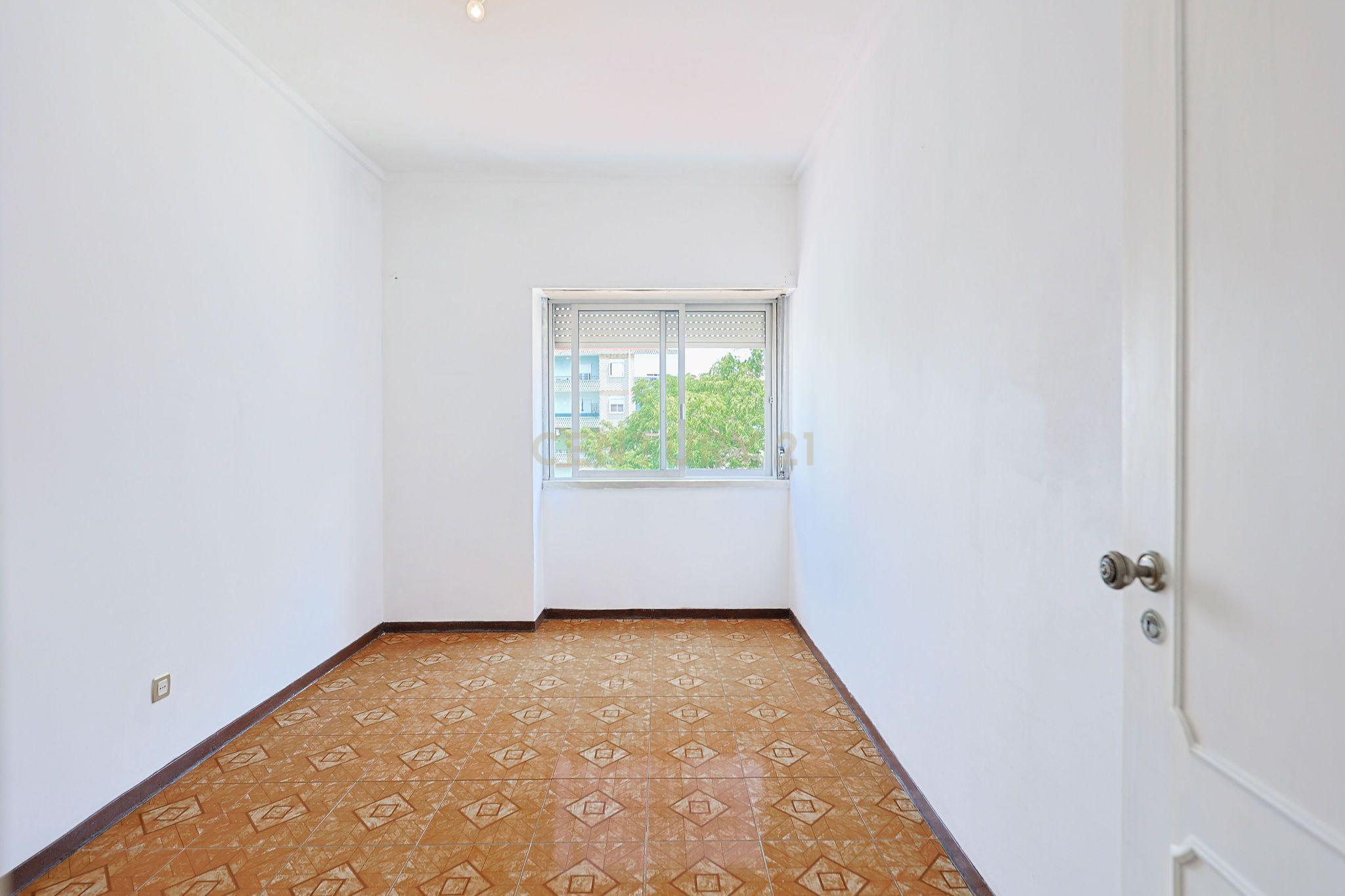 Fotografia 10 de Apartamento T2 - Torre Da Marinha/Seixal