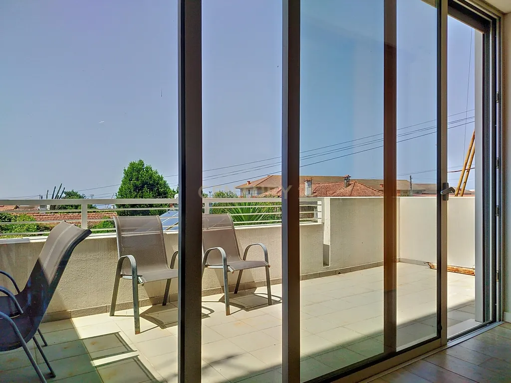 Apartamento revestido com capoto composto por 4 quartos com vistas para o mar em Viana do Castelo - Image 20