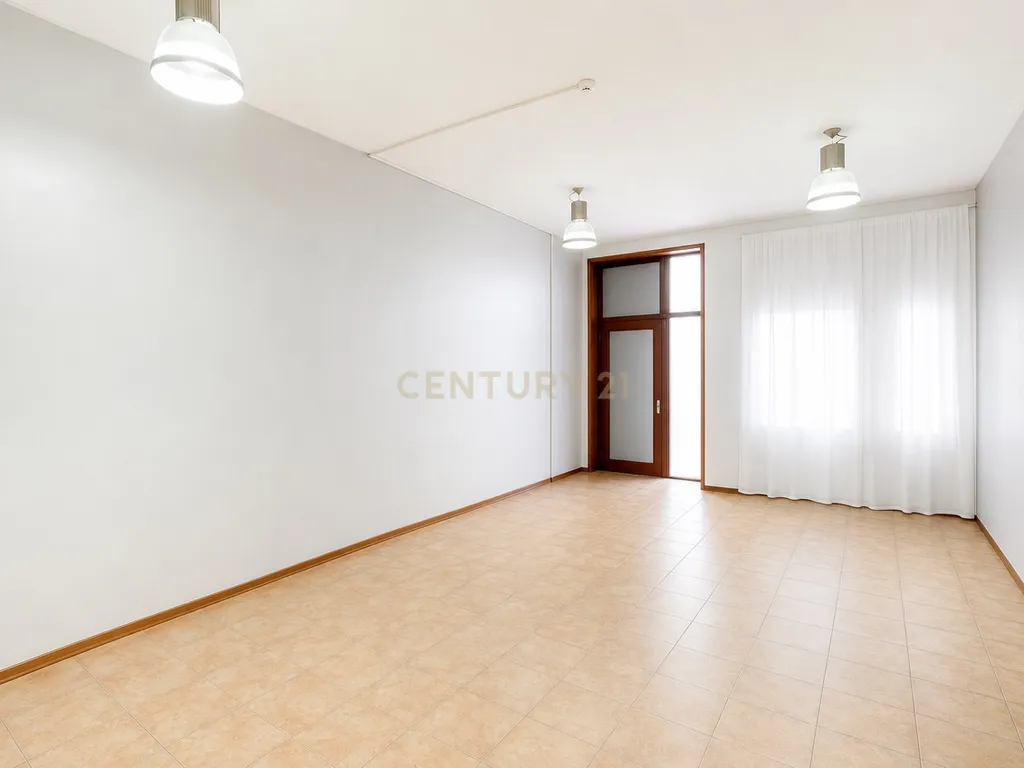 Espaços comerciais para venda em Vila Nova de Gaia - Image 17