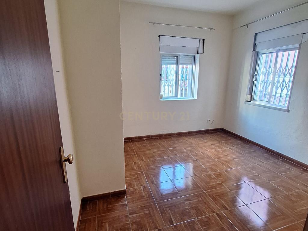 3 Moradias com terreno de 1079m2(não inclui a área de implantação das moradias) - Image 18