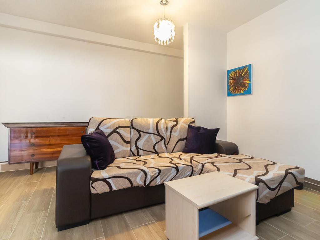 Apartamento T1 em Santo António da Charneca, Barreiro - Image 6