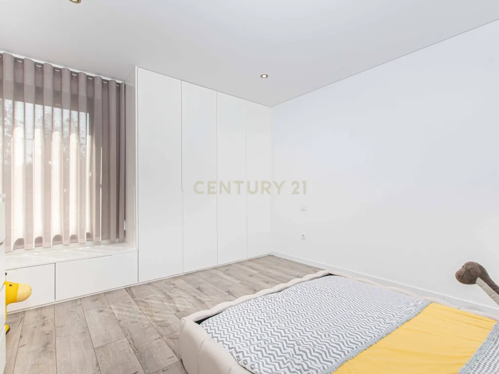 Moradia T4 semi-nova com Piscina, Garagem + Parcela de Terreno Rústico e Vista Serra | Salgueiro, Pombal - Image 21