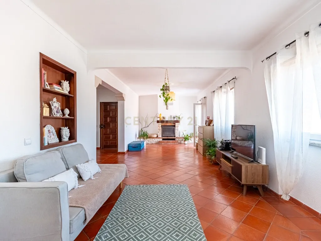 Apartamento T3 com Vista Panorâmica no Montijo - Image 3