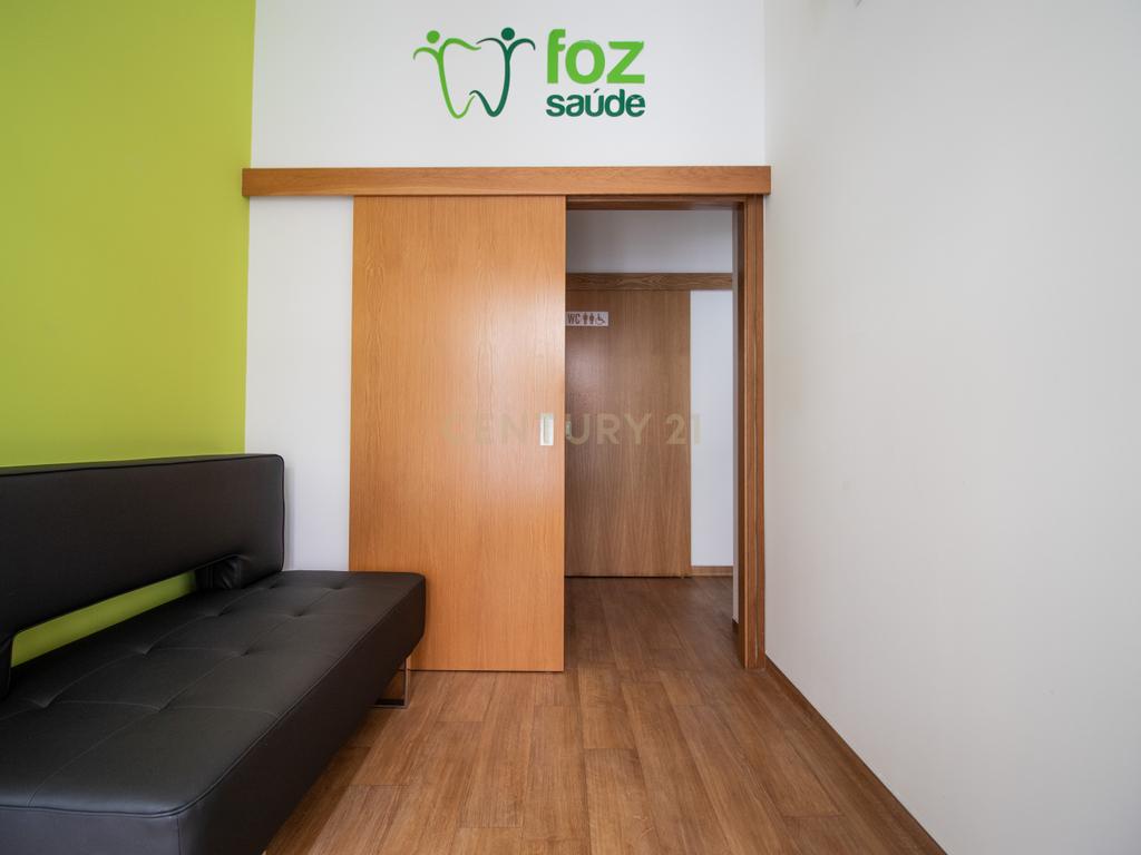 Espaço preparado para Clínica Dentária com garagem – Zona Histórica - Image 1