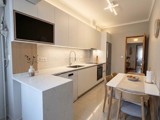Apartamento T3 na avenida principal de Corroios - Oportunidade Única! - Image 4