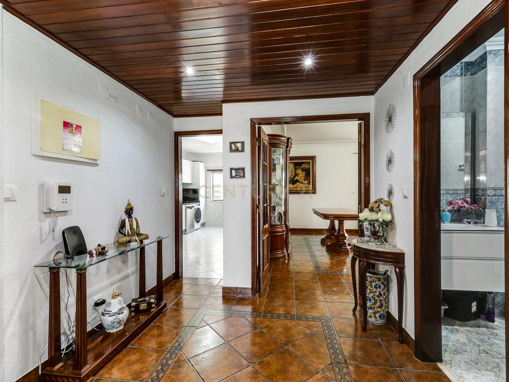 T3 na Amadora – Conforto, Espaço e Excelente Localização! - Image 5