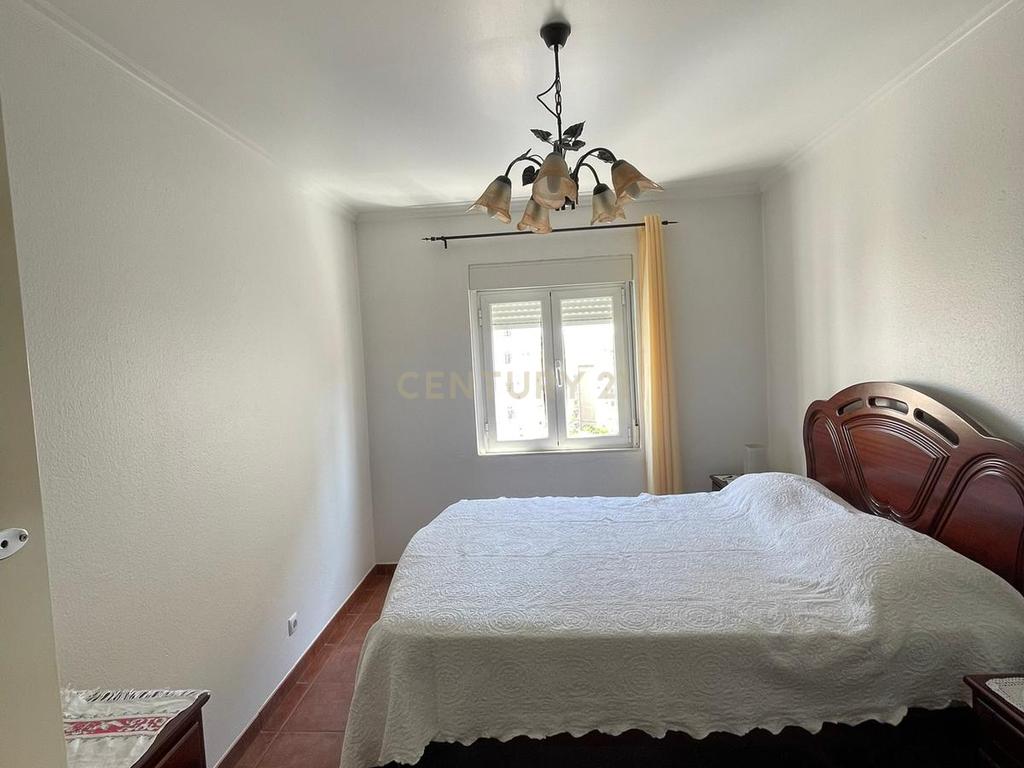 Apartamento T2 | Remodelado | Elevador - Image 7