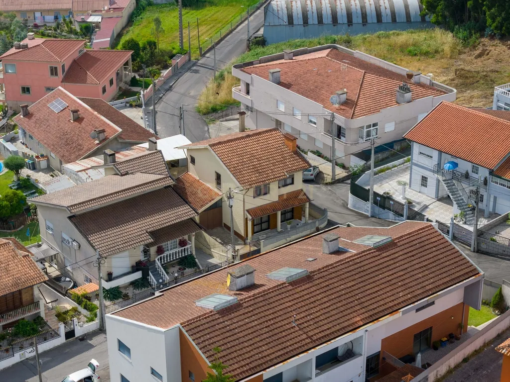 Moradia T3 Nogueira da Regedoura - Image 1
