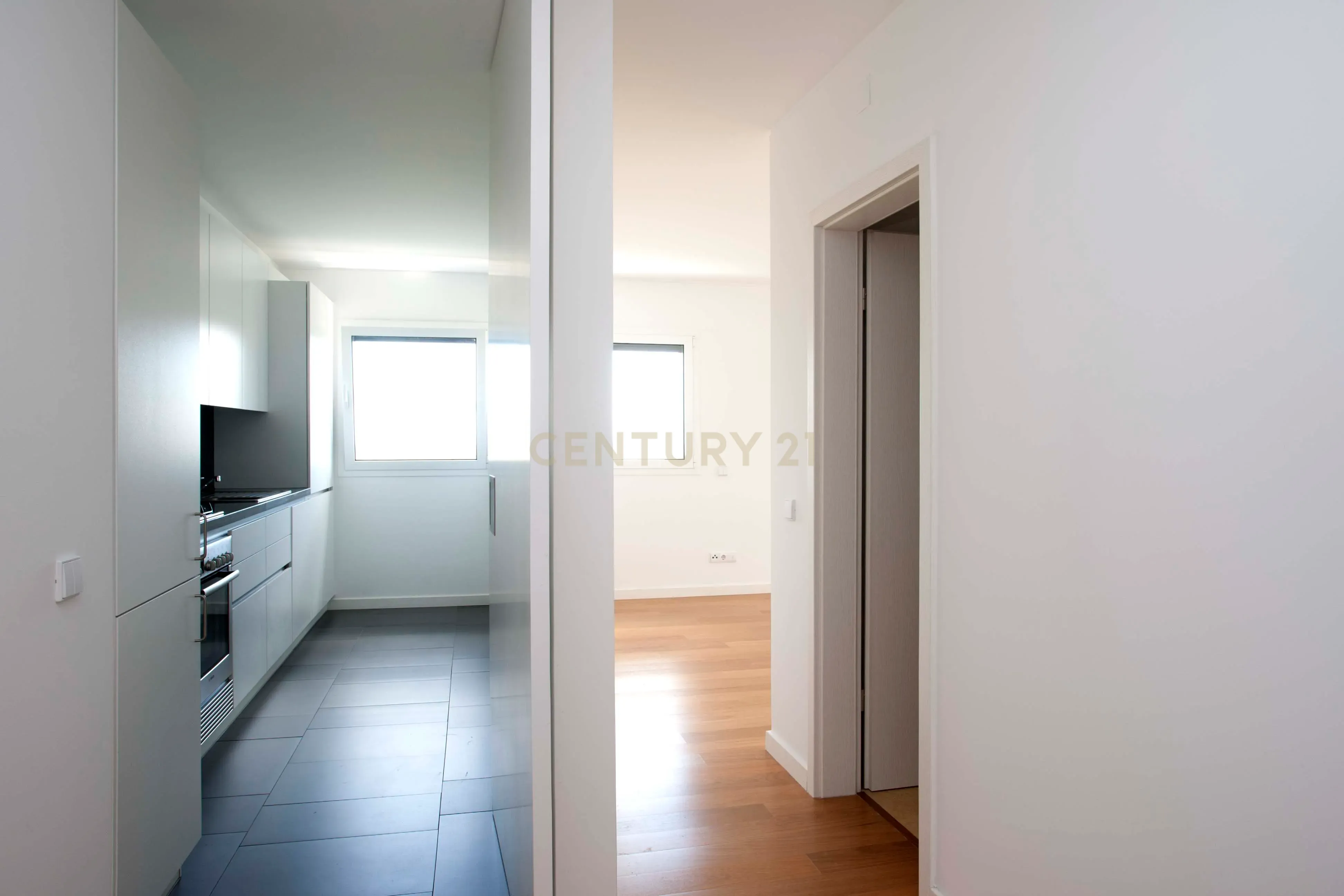 Apartamento T2 com Vista para o Mar em Lisboa - 1600€ - Image 17