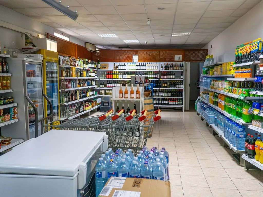 Oportunidade Única de Negócio em Santa Bárbara de Nexe – Faro - Image 4