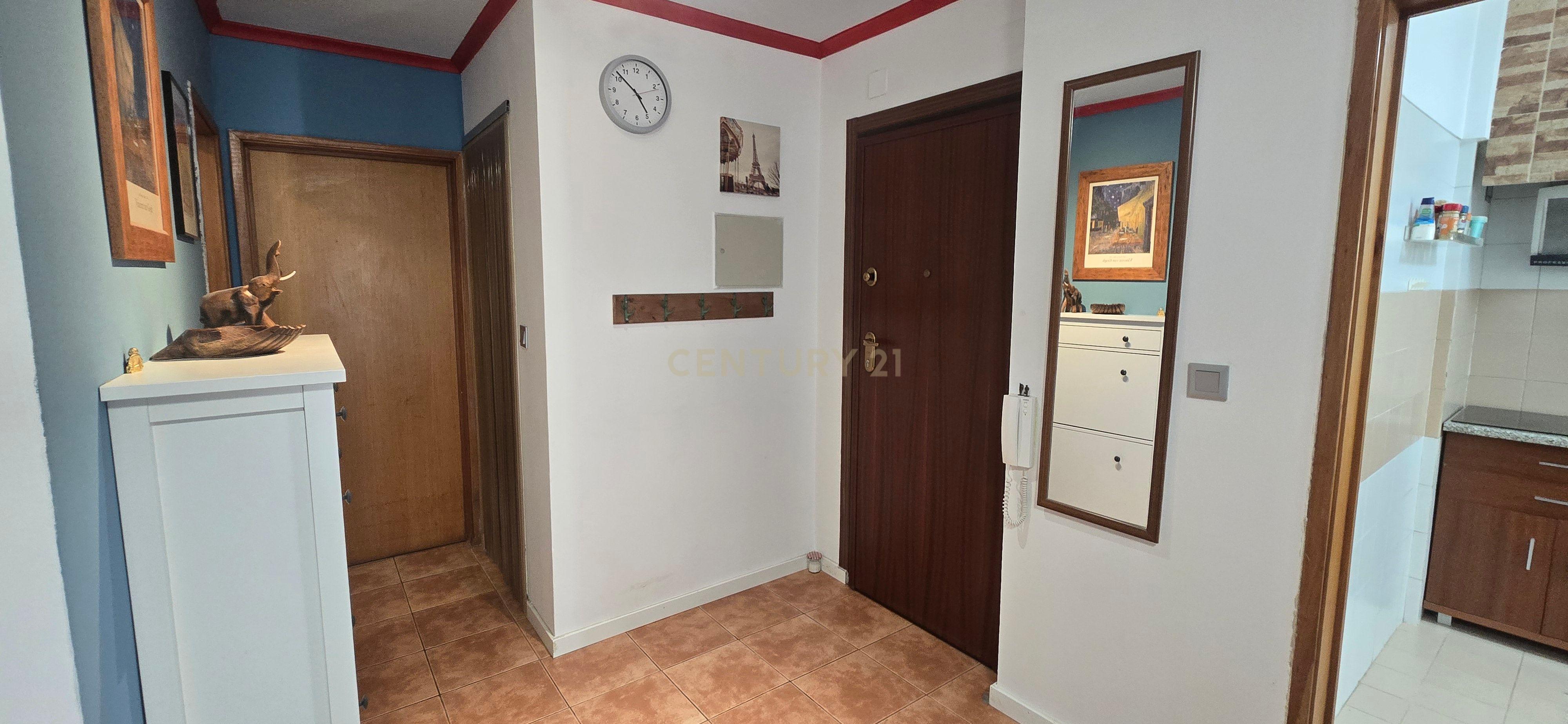 Fotografia 7 de Apartamento T1 Moderno com Logradouro Privativo e AC – Monte da Caparica