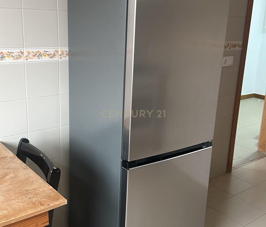 Arrenda-se apartamento T2 para 2º Andar com Elevador em Peniche edifício Berlenga. Se procura uma zona - Image 20