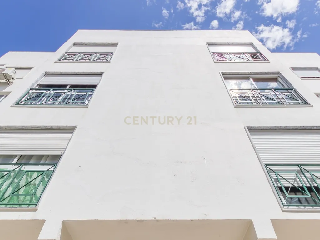 Apartamento T2, localizado na Quinta do Conde - Image 2