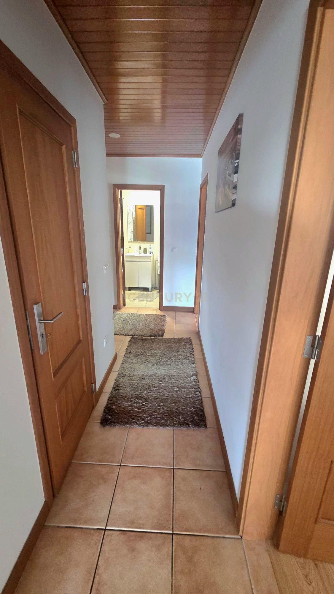 Fotografia 3 de 🏡 T2 com Suíte, Varandas e Garagem com Carregamento para Veículo Elétrico