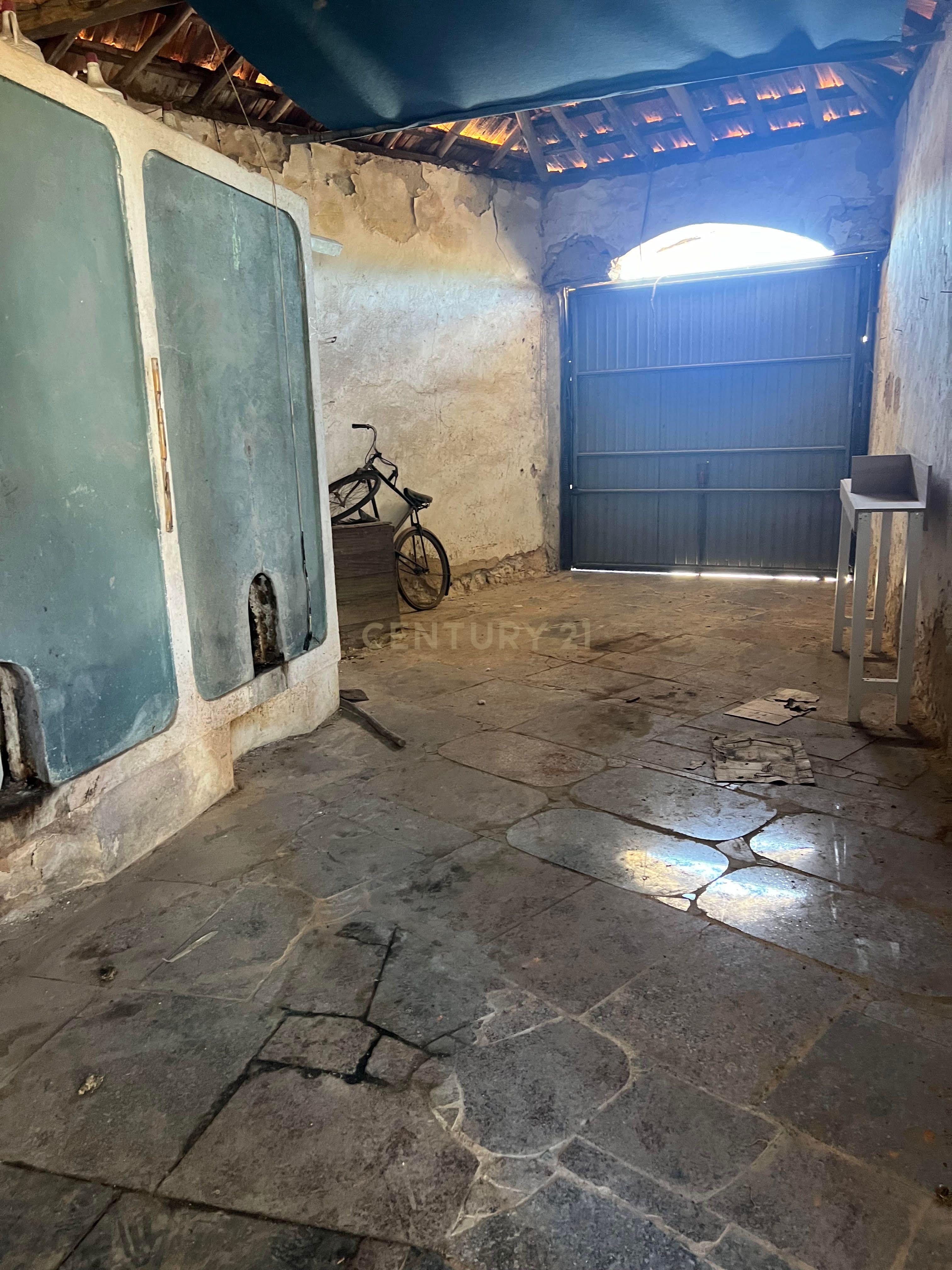 Potencial a 50km de Lisboa: Casa para Renovar com Amplo Logradouro numa Vila Tranquila - Image 16
