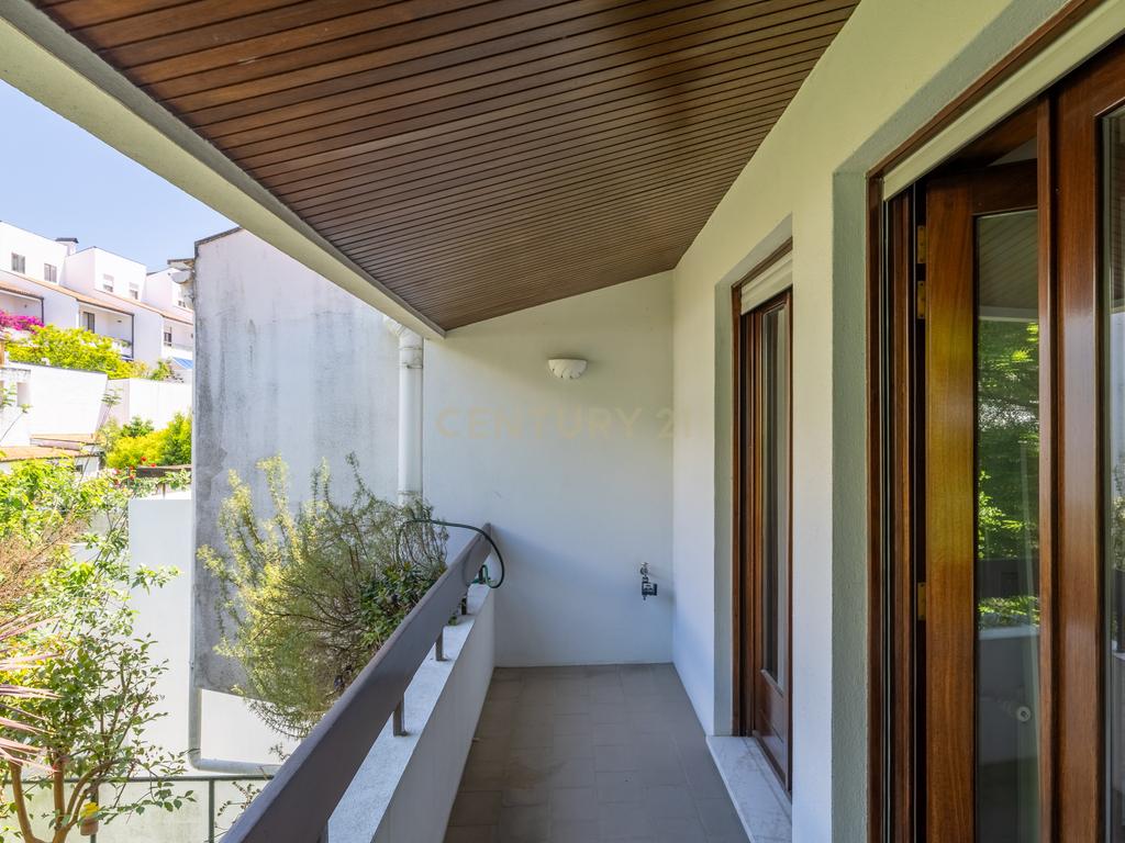 Moradia T4 com Jardim Privativo em Vila Nova de Gaia – Viva com Luz, Espaço e Centralidade - Image 38