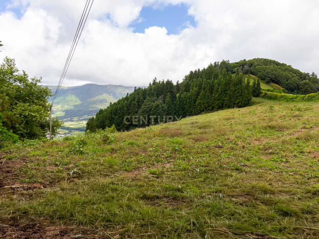 🌿 Terreno Agrícola com 21.135 m² – Faial da Terra, Povoação 🌿 - Image 3