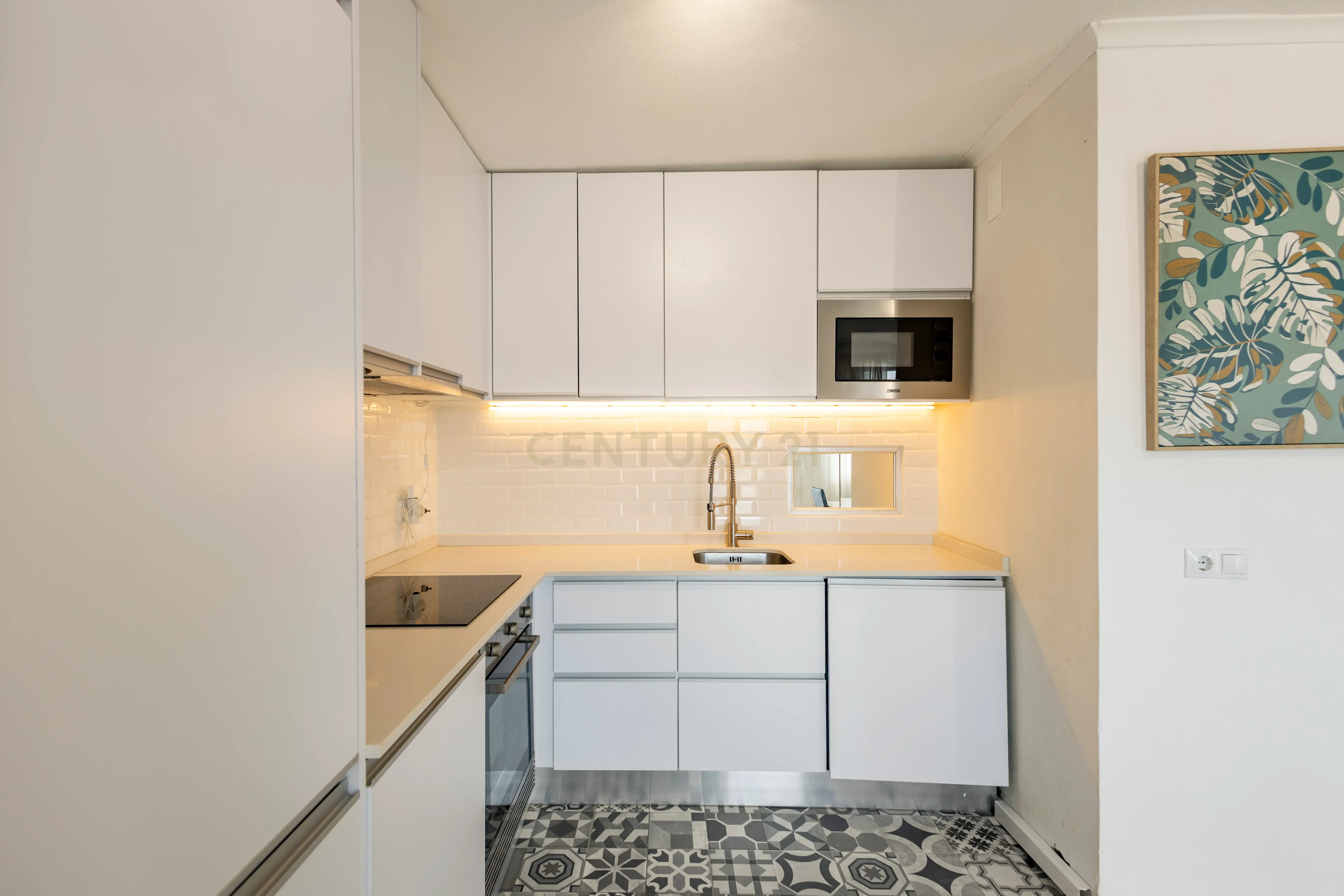 T1 renovado a dois passos do Técnico e da Fonte Luminosa — ideal para viver ou investir - Image 7
