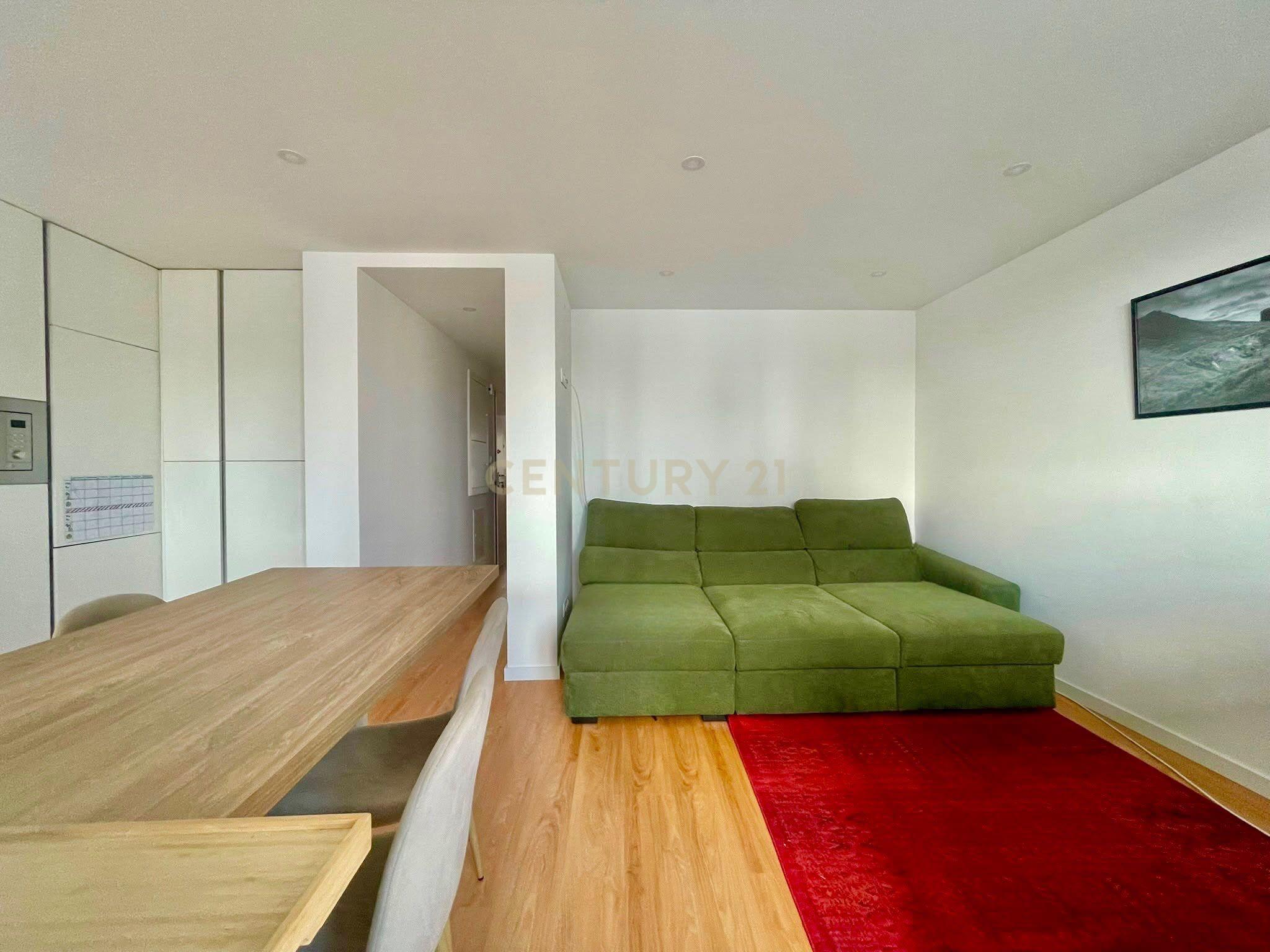 Fotografia 5 de Apartamento T2 com Varanda em Localização Privilegiada