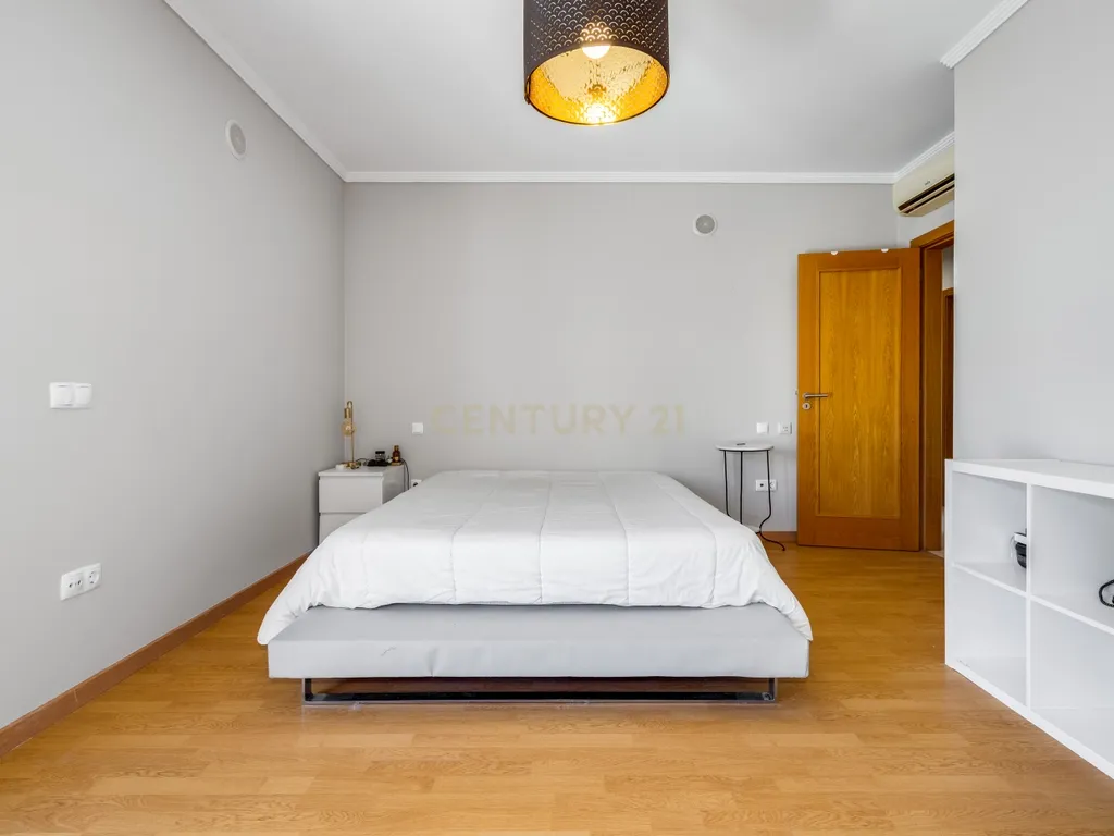 Apartamento T3 com Garagem na Quinta João de Ourém — Olhão - Image 15