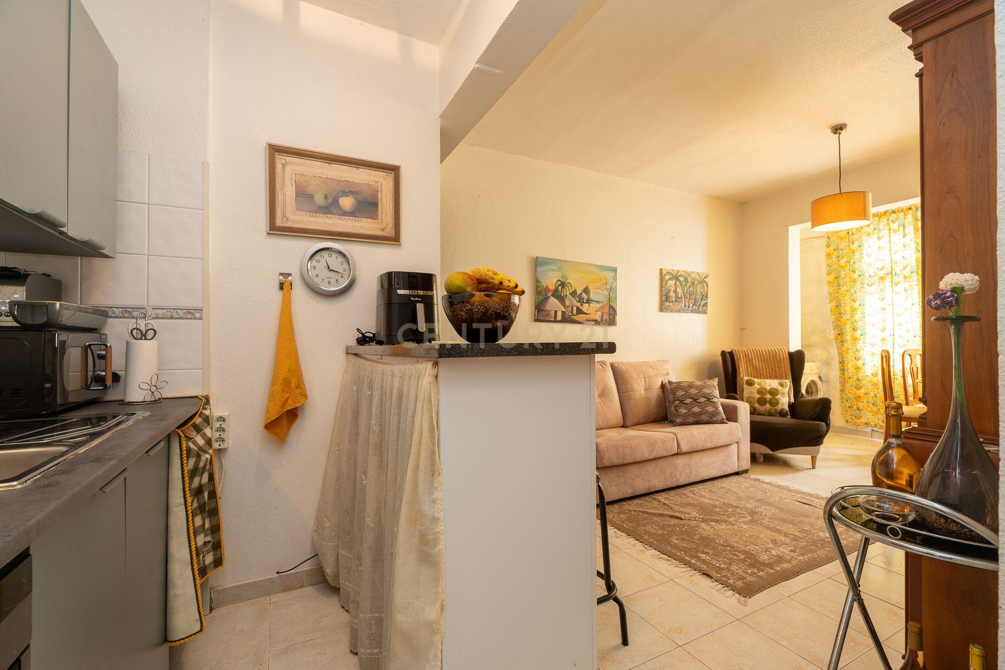 Fotografia 5 de T1 Pronto a Habitar em Massamá – Localização Privilegiada e Excelente Distribuição de Espaços