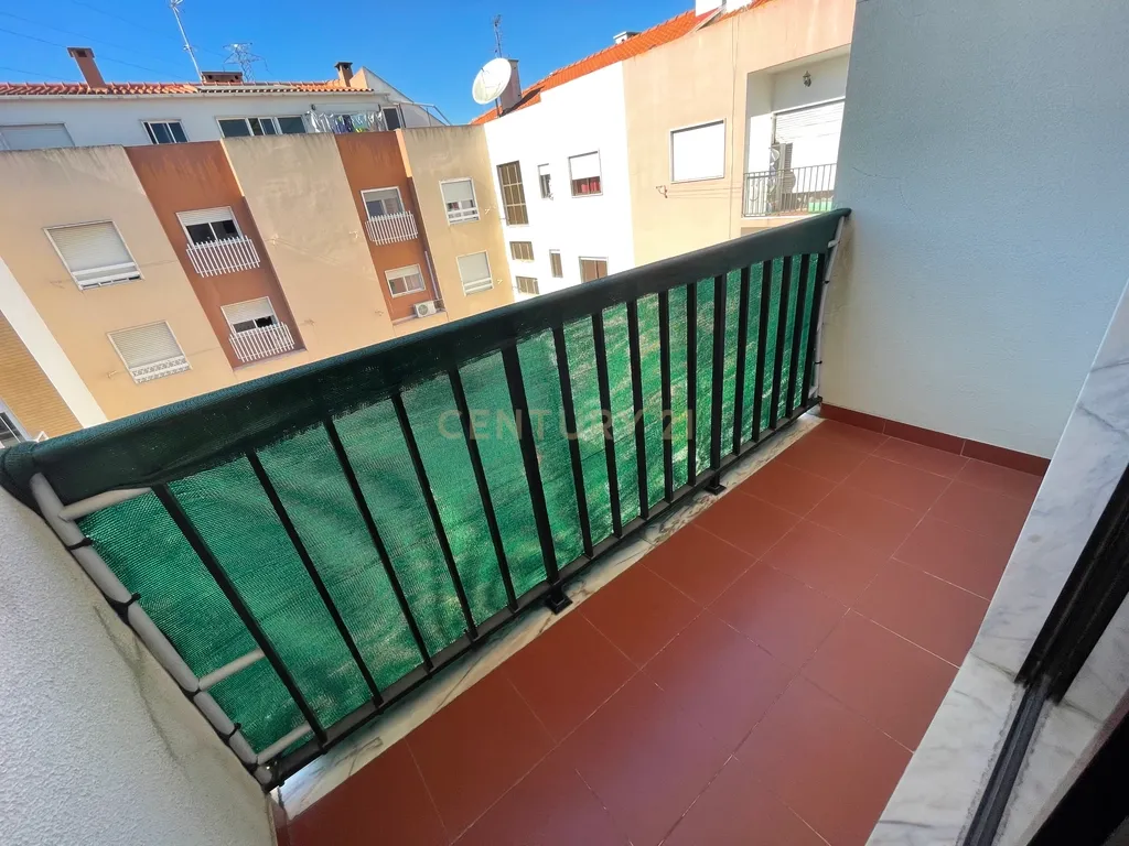 Apartamento T2 na Quinta do Conde - Image 5