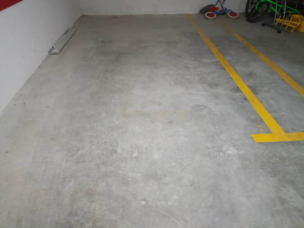 - Image 4