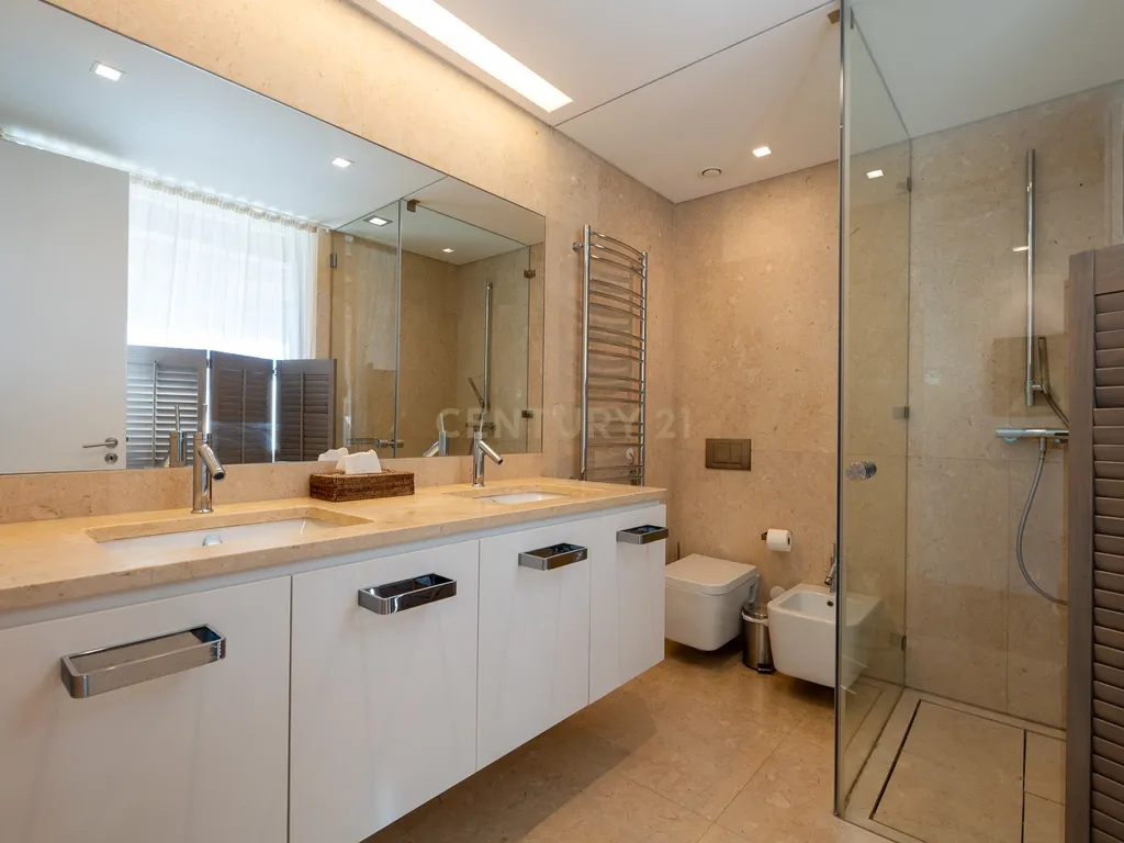 Moradia Exclusiva em Primeira Linha de Mar com Piscina Infinita / Tróia-Carvalhal - Image 55