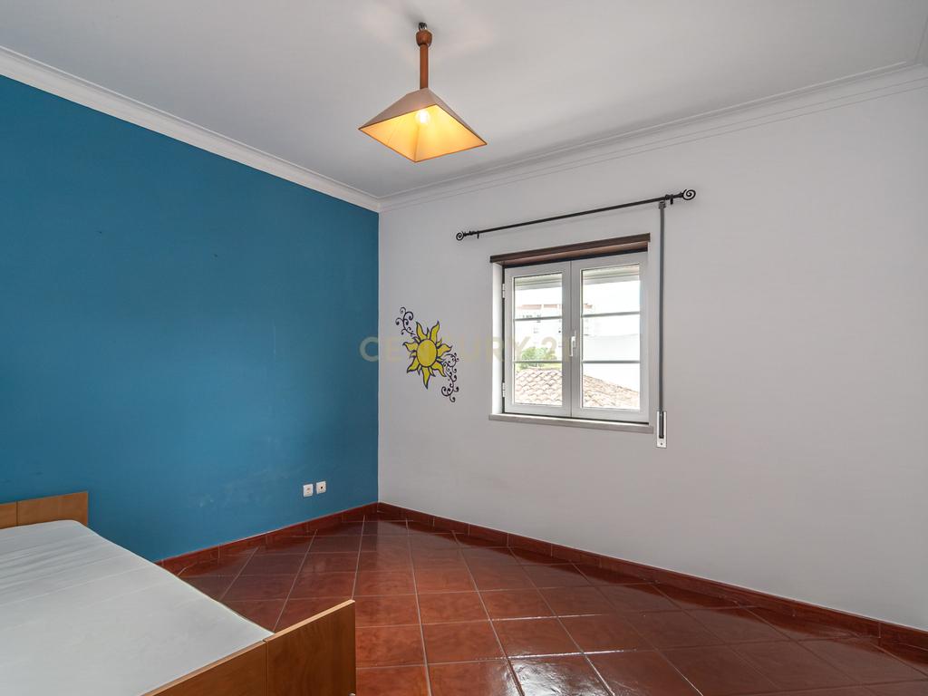 Moradia T2 no Centro de Évora (1º Andar) - Image 10