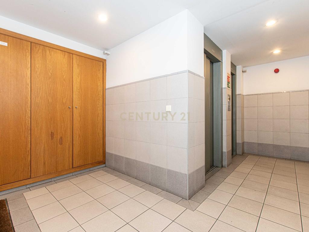 Apartamento T2 com Vista Panorâmica em Lisboa e um lugar de estacionamento na Rua Carlos Botelho - Lisboa  - Image 21