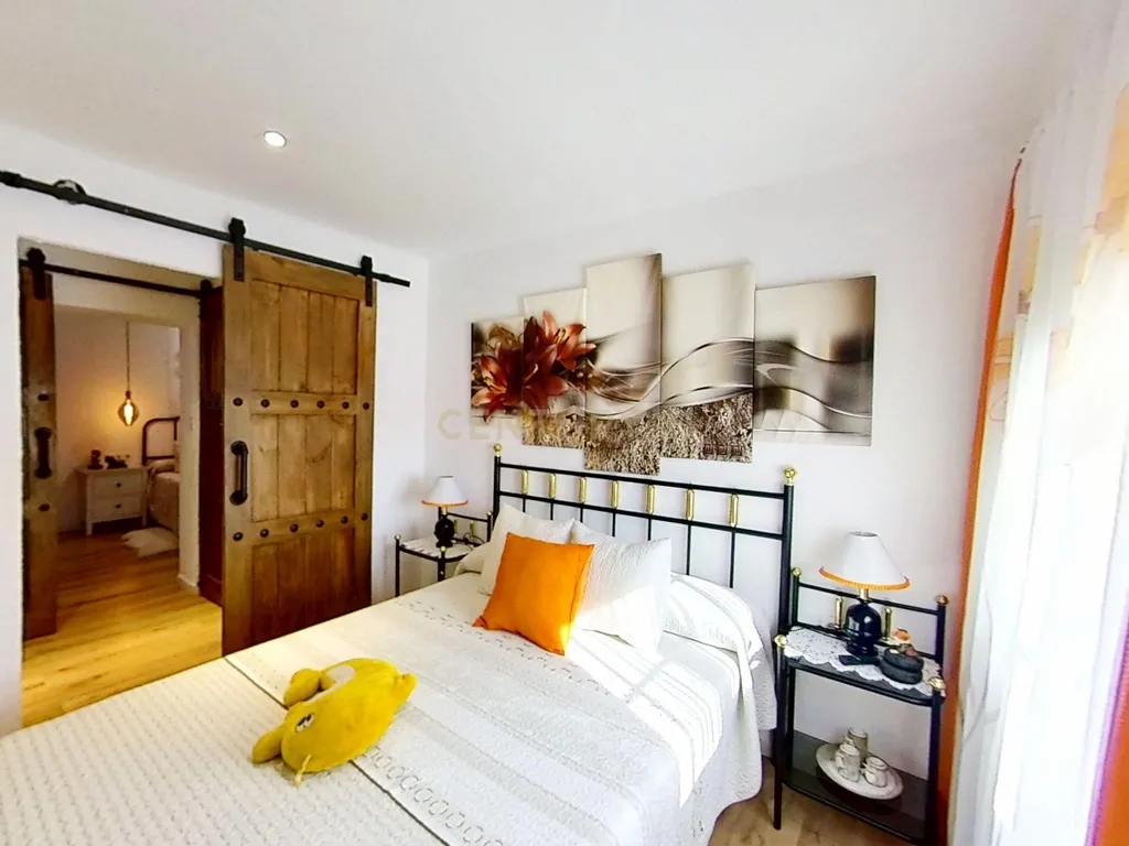 Luxuosa Moradia com Vista para a Praia em El Vendrell, Tarragona - Image 24