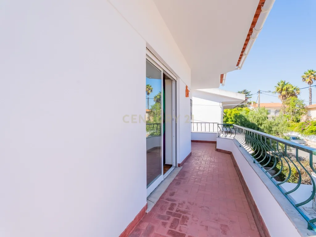 Moradia T4 com jardim no Bairro do Rosário, Cascais - Image 5