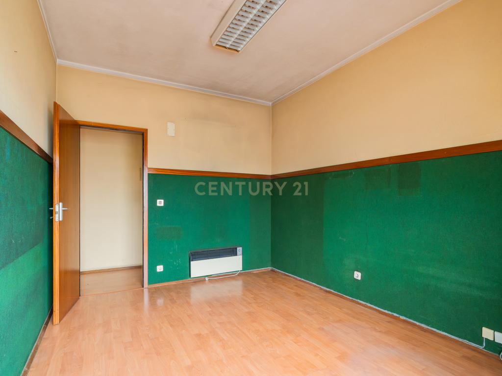 Apartamento T2 em Marinha Grande - Oportunidade Única! - Image 12