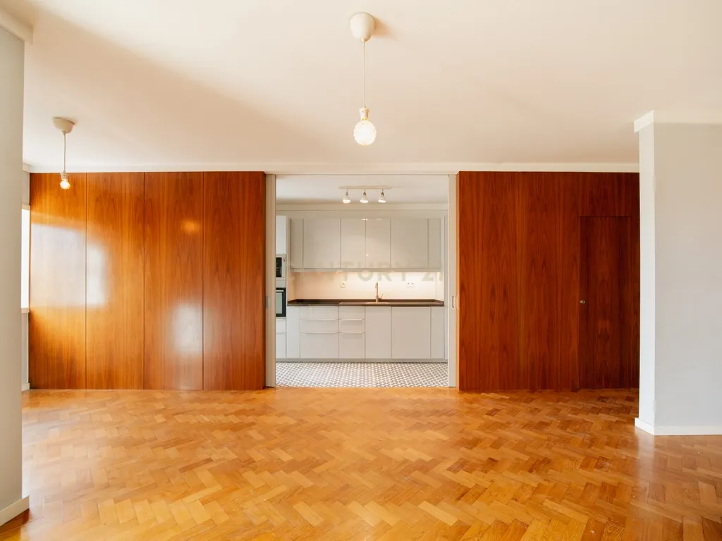 Apartamento T2 na Rua Manuel Carqueja - junto à Praça Velasquez - Porto - Image 7