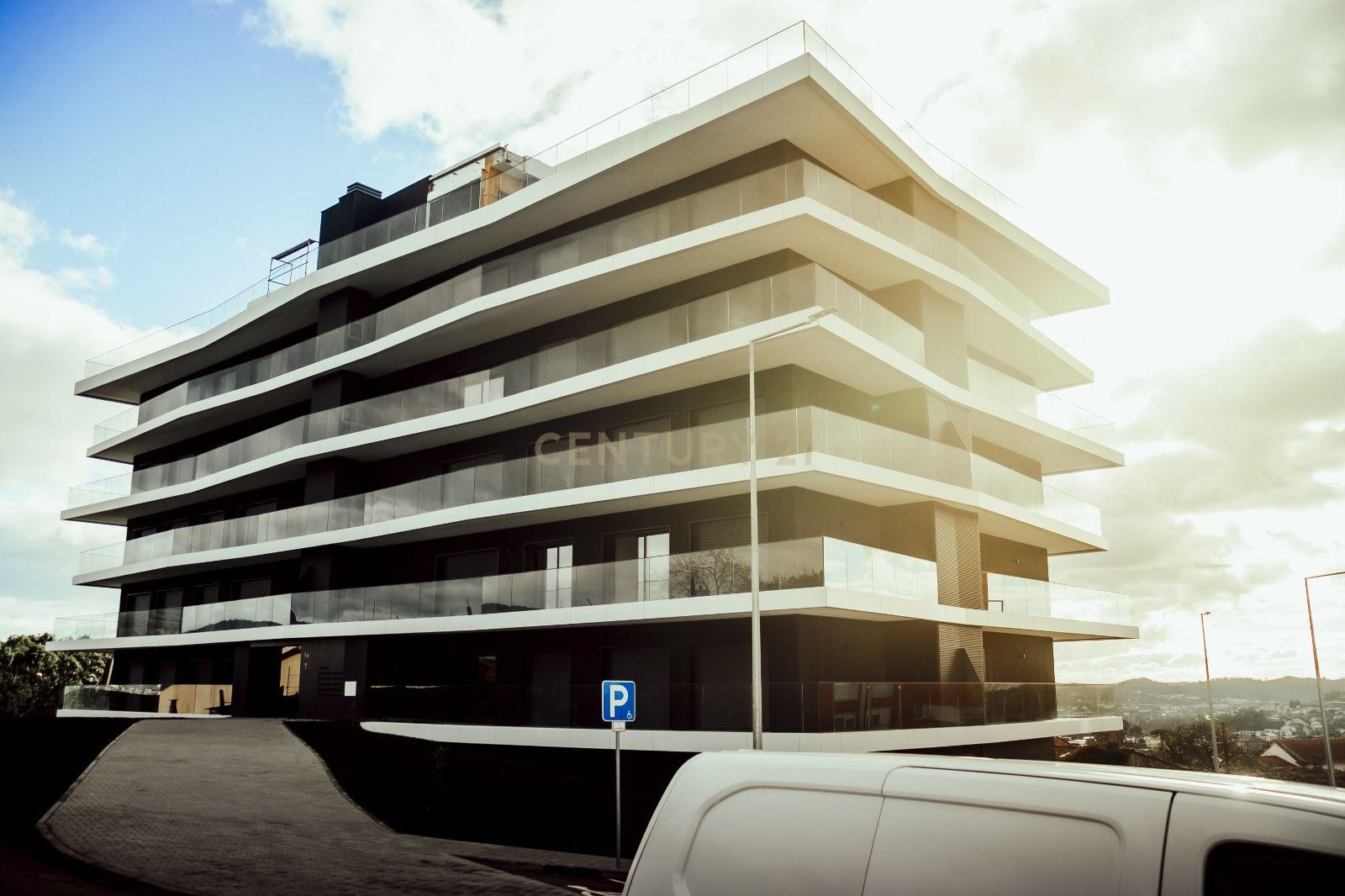 T3 novo em Braga, onde conforto, elegância e qualidade de vida se encontram - View 2