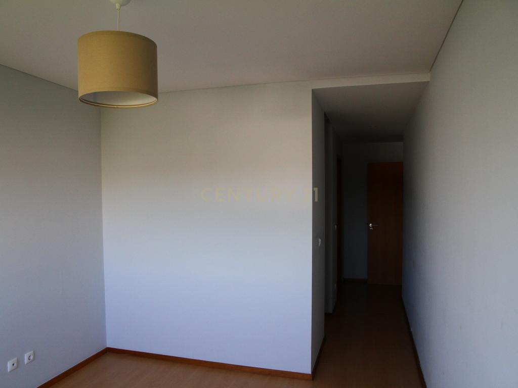 Apartamento T3 com Garagem e Arrumos, Moreira da Maia, Maia - Image 24