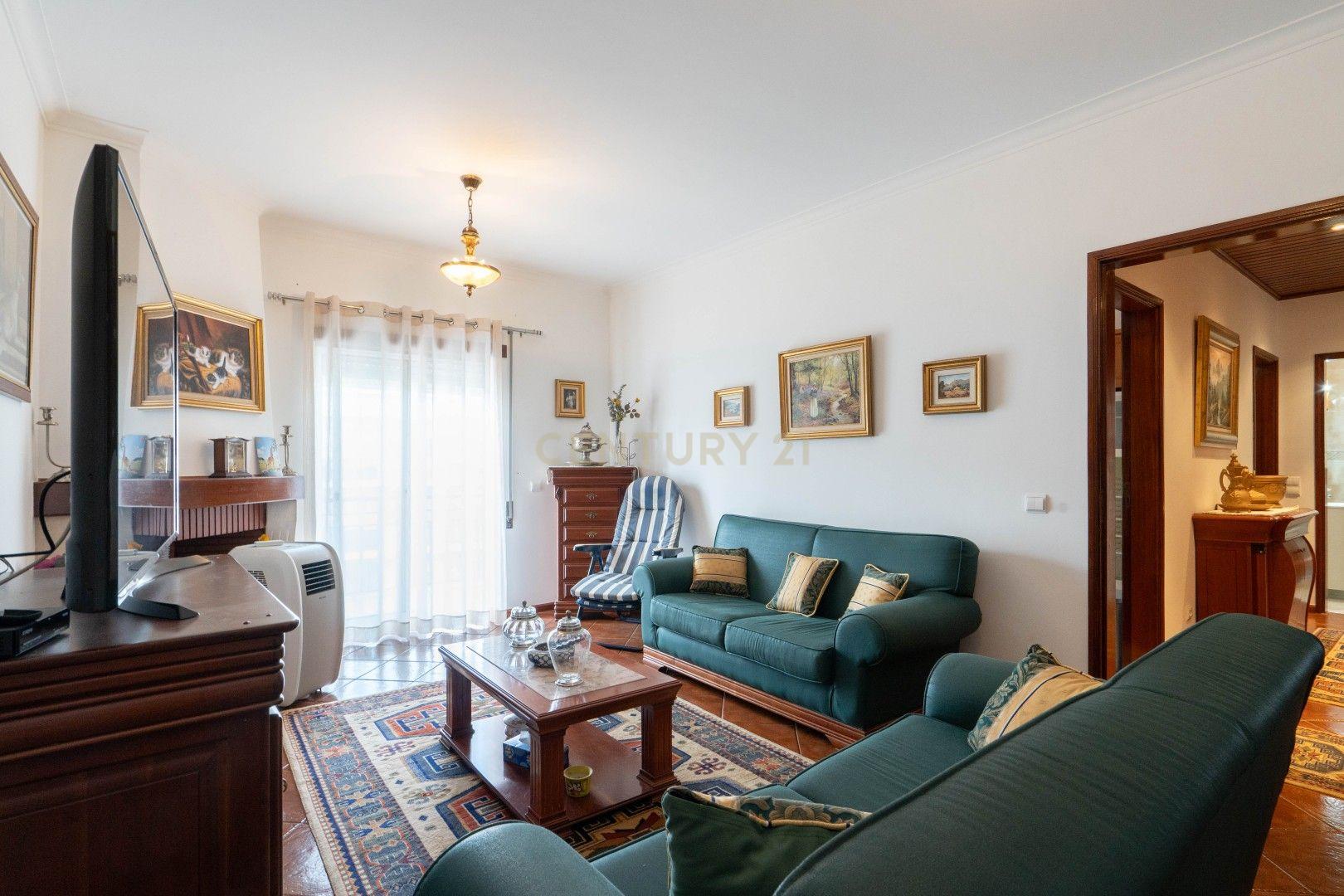 Fotografia 8 de Moderno T1+2 em Lousã com 2 Casas de Banho - Quase Novo