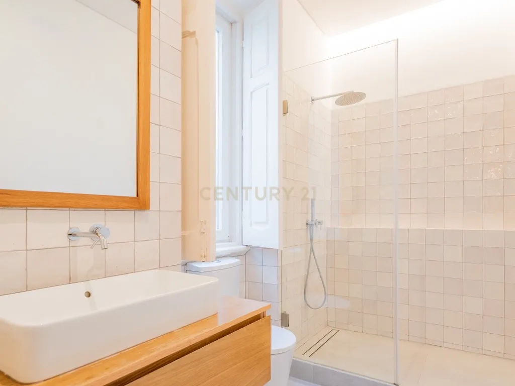 Apartamento T5 de Charme com Jardim Privativo nas Avenidas Novas | Avenida 5 de Outubro, Lisboa - Image 41
