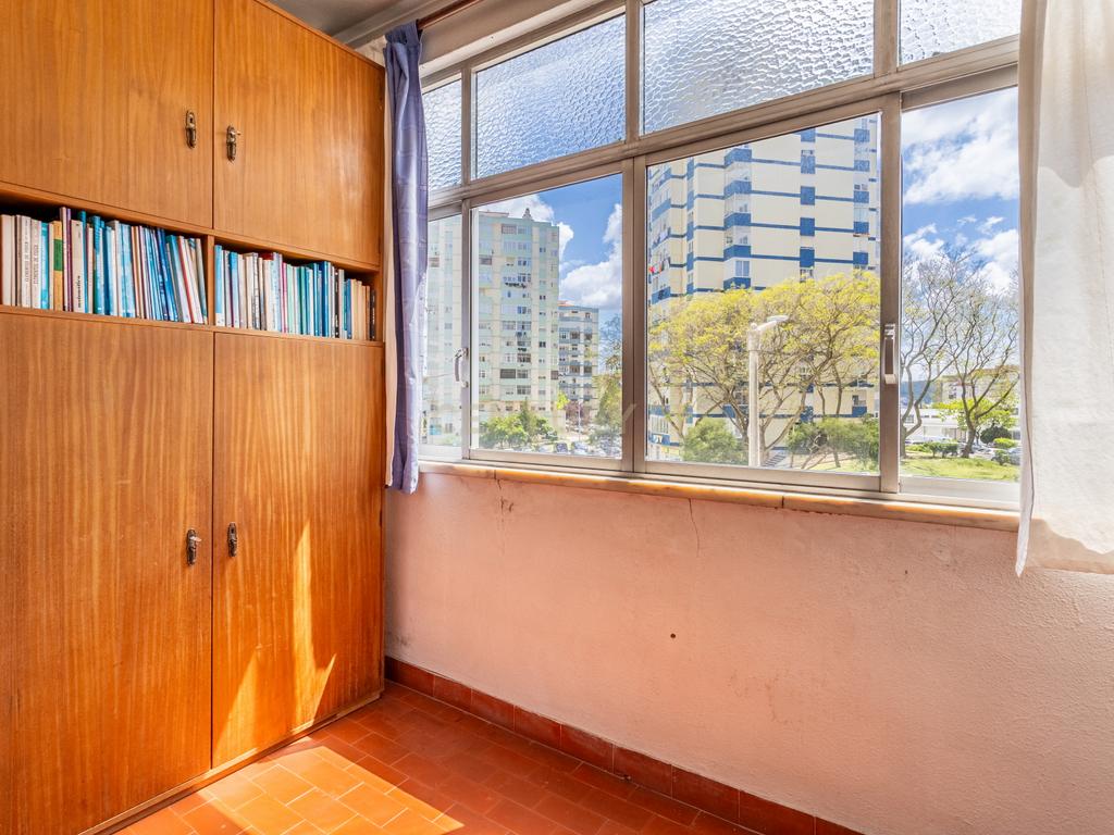 Apartamento T2 na Urbanização Codivel - Odivelas - Image 24