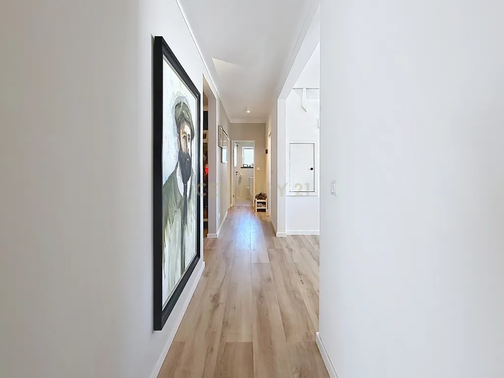 Moradia isolada com amplo terreno de 1.350 m², junto a Alcobaça - Image 53