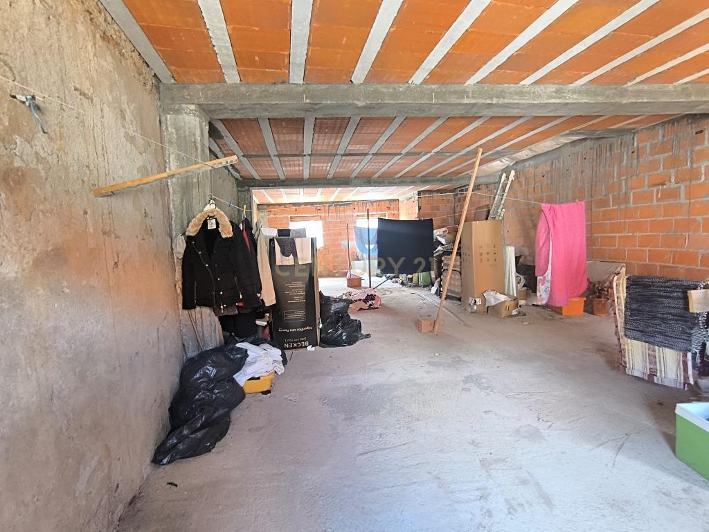 Armazém em Pré-Construção de Moradia em Quintanilha - 50.000€ - Image 7