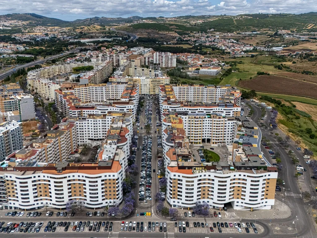 Duplex T4 nova construção com 2 terraços e Box (Infantado/Loures) - Image 51