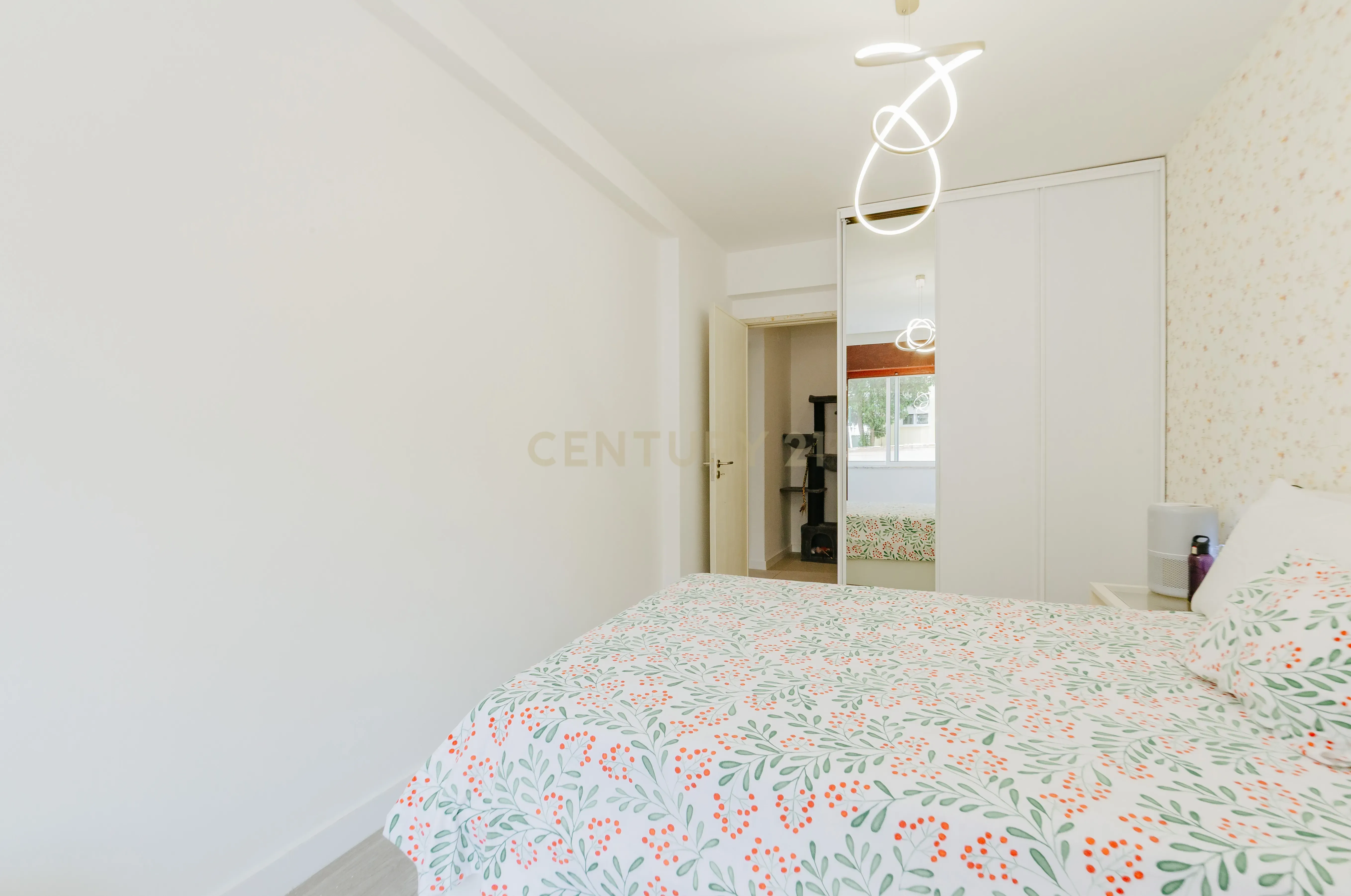 Fotografia 11 de Apartamento T1+1 com estacionamento em Águas Livres, Amadora