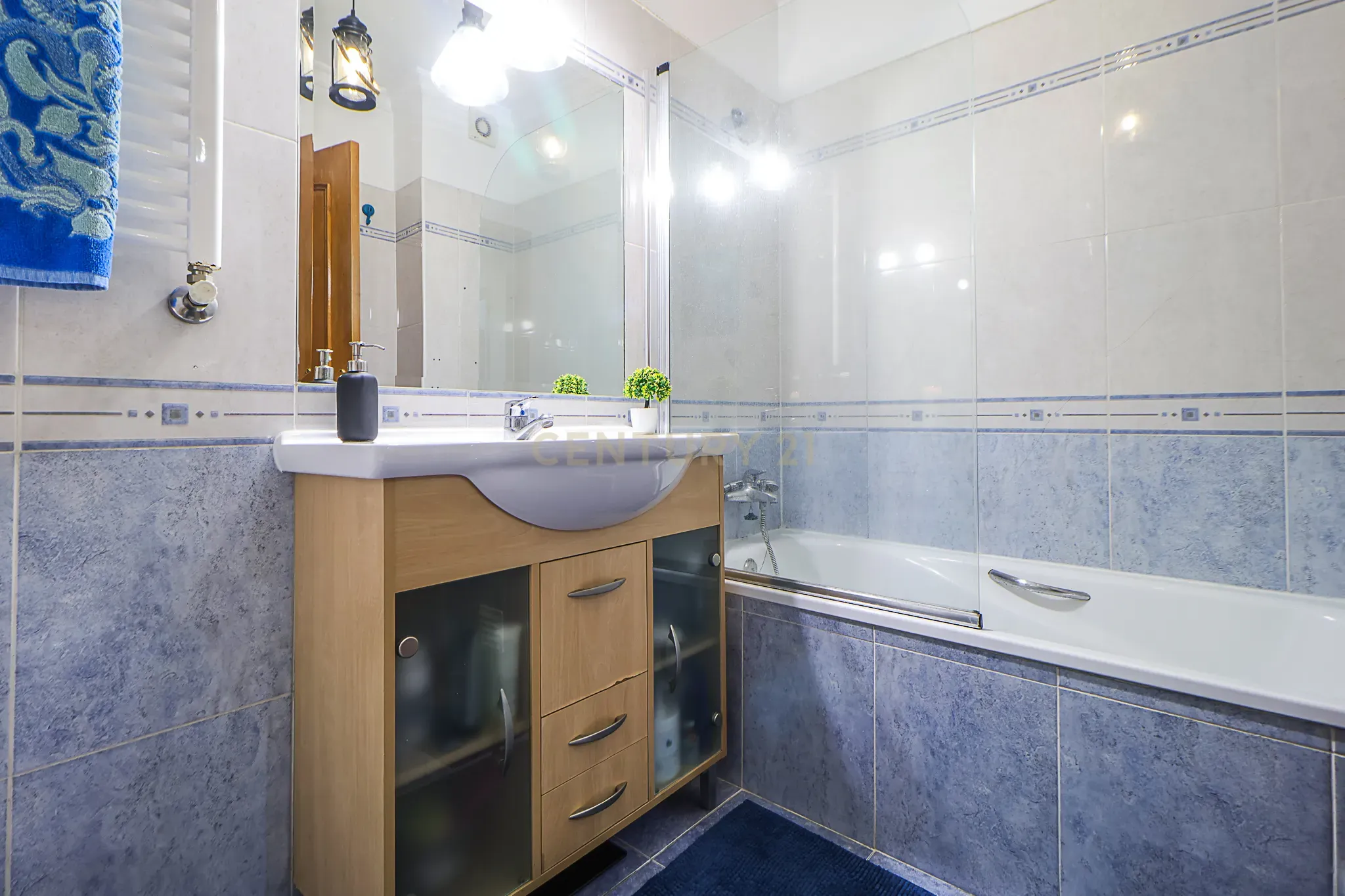 Apartamento T3 em Pinhal de Frades, Seixal, com garagem e arrecadação. - Image 32